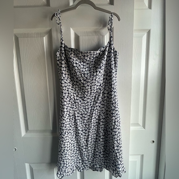 Petite Studio Sadie Dress Blue Floral Size Small - Picture 3 of 4